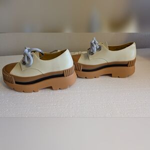 New Acccees Cream/Tan Women's Shoes